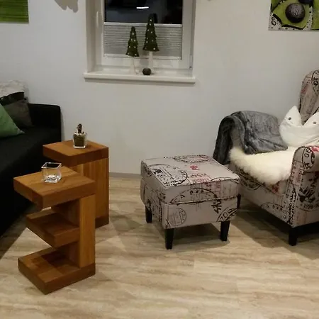 Nyaraló Christine *